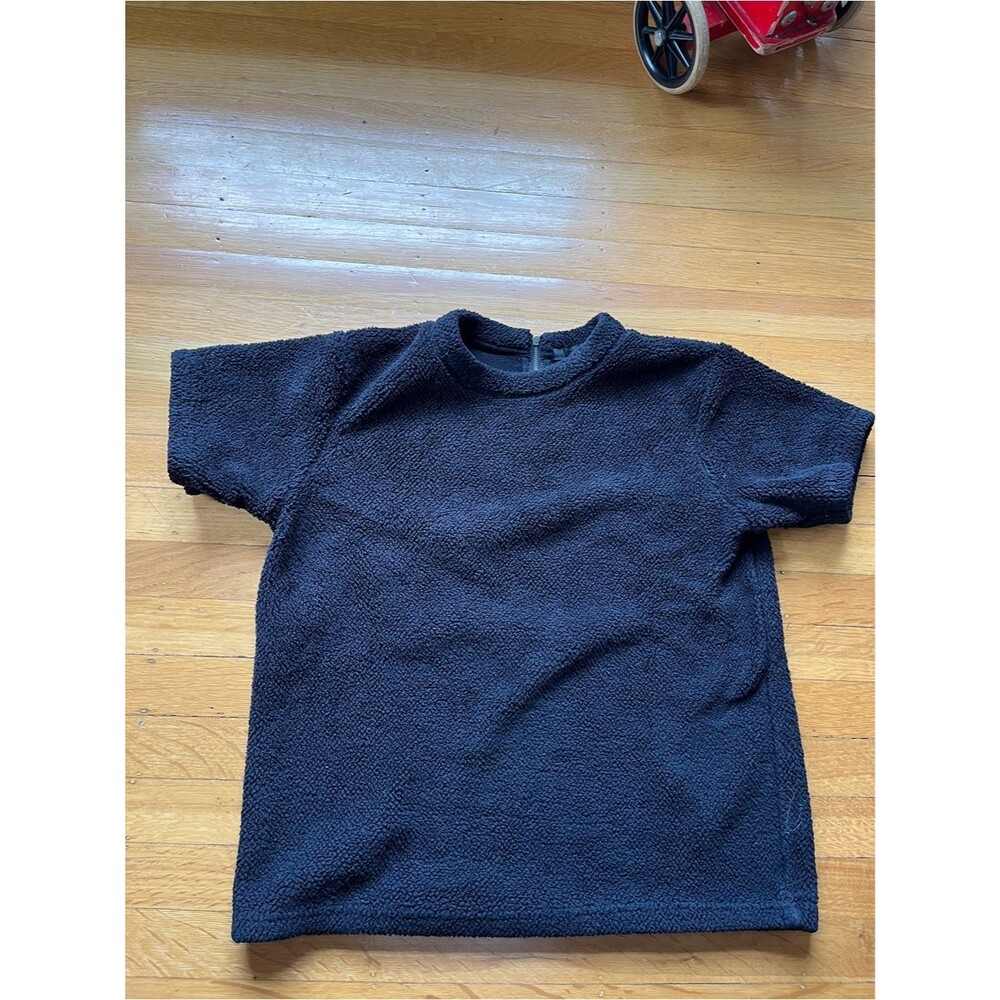 Uniqlo black teddy fleece t-shirt short sleeved shirt M zip minimalist